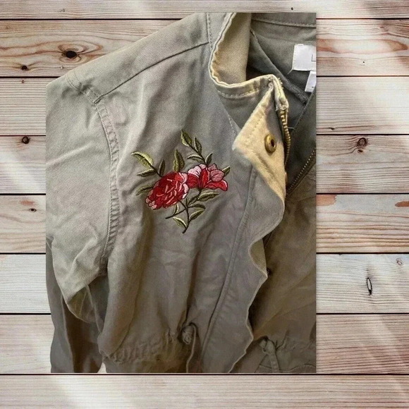 LOFT OUTLET SIZE MEDIUM GRAY JACKET WITH POCKETS - Picture 2 of 4